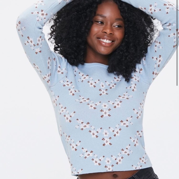 Forever 21 Sweaters - Floral Crop Sweater Top